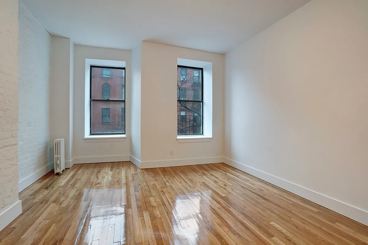 Building Photo - 350 W 47th St #3B