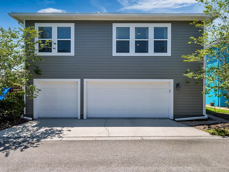 Large apartment over 3 car garage