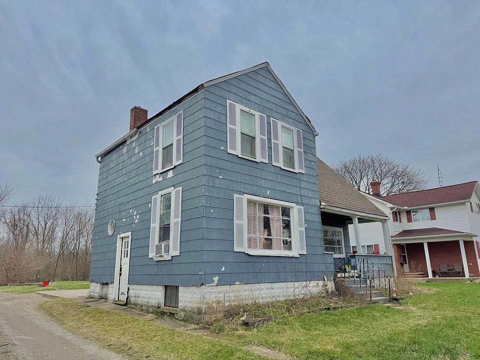 2nd image of 213 Maplewood St