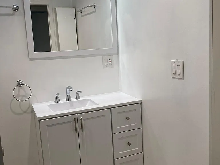 6811 Oxford Dr — Photo 12