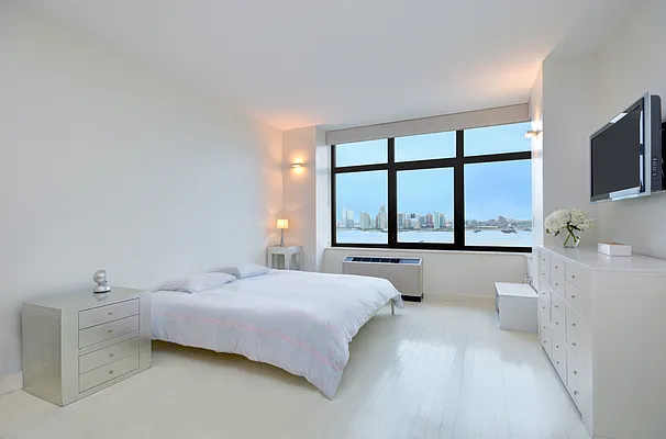 Rented by Compass | media 10