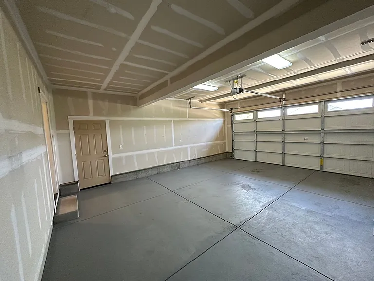 2558 NW Hemlock Way — Photo 19