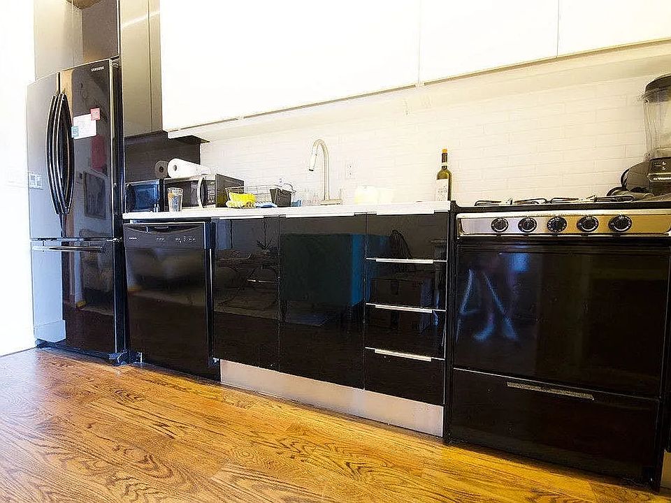 1st image of 179 Putnam Ave #4A