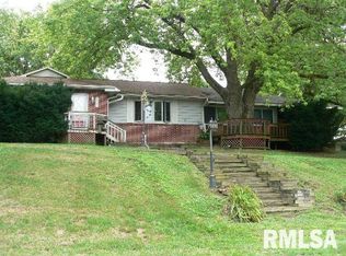 207 W Smith St, Wyoming, IL 61491