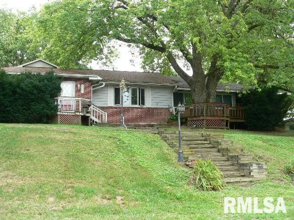 207 W Smith St, Wyoming, IL 61491