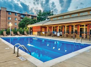 7619 Sussex Creek Dr APT 303, Darien, IL 60561