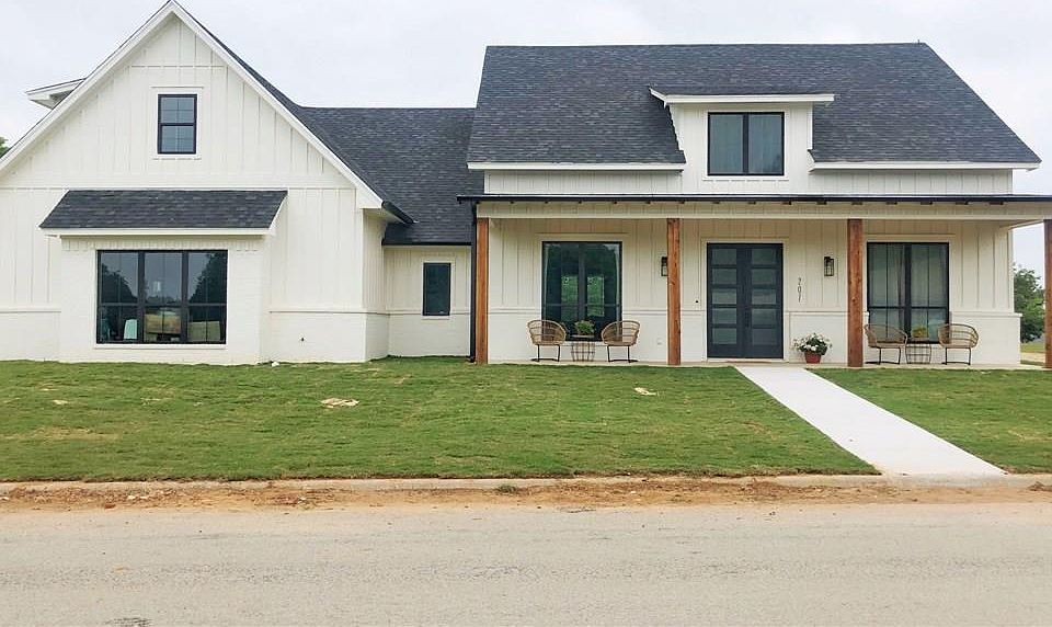 1st image of 207 Palmer Dr