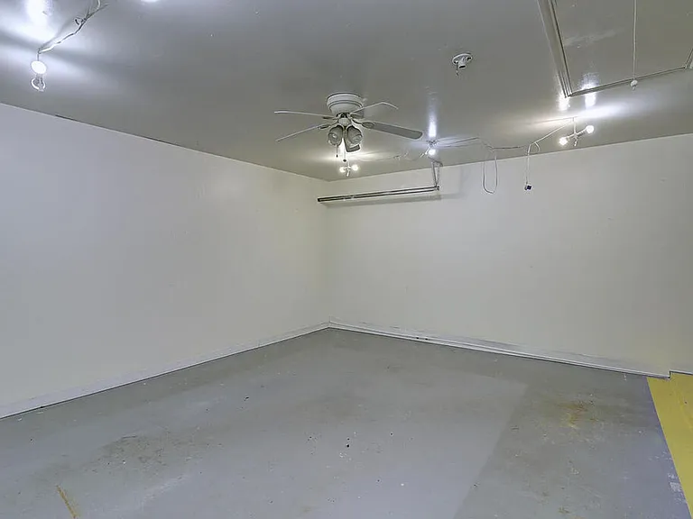 7933 Elk Dr — Photo 43