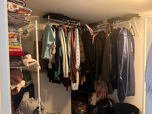 4th image of 900 N Stuart St APT 801