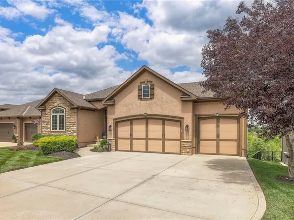 16545 Hardy St, Overland Park, KS 66085