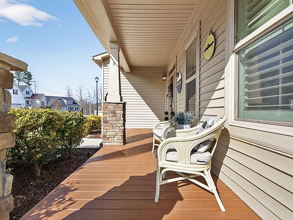 5th image of 16 Diamond Hill Cir
