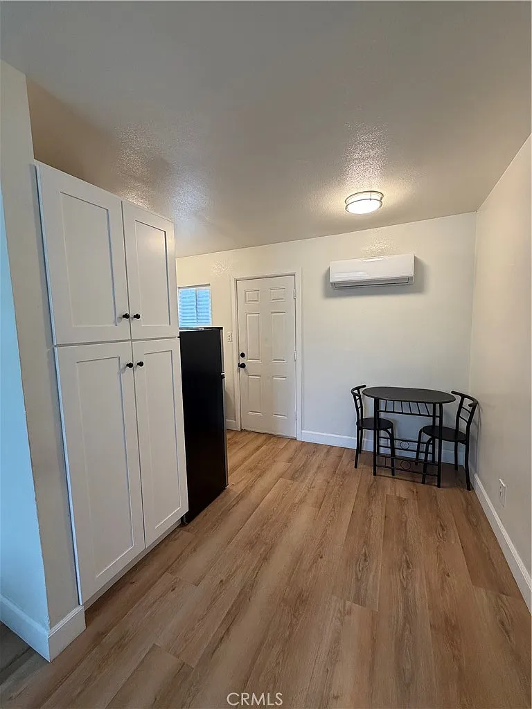 1 bed, 400 sqft, $1,600 — Photo 4