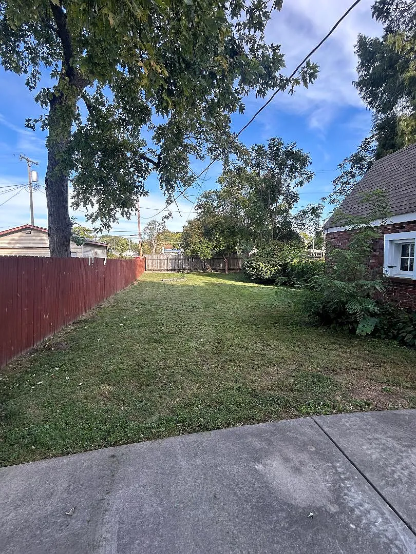 2 bed, 1.5 bath, 1100 sqft, $1,350 — Photo 4