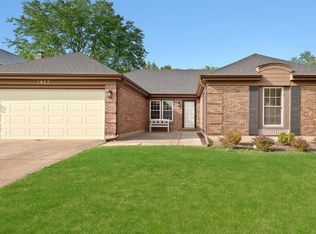 1425 Hyatt Dr, Wheaton, IL 60189