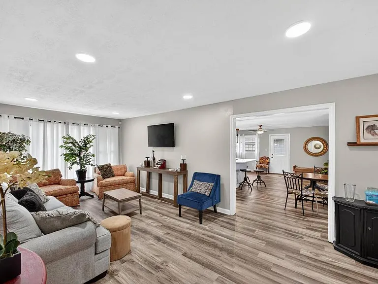 755 Teague St NW — Photo 4