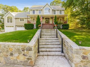 35 Cosmo St, Westerly, RI 02891
