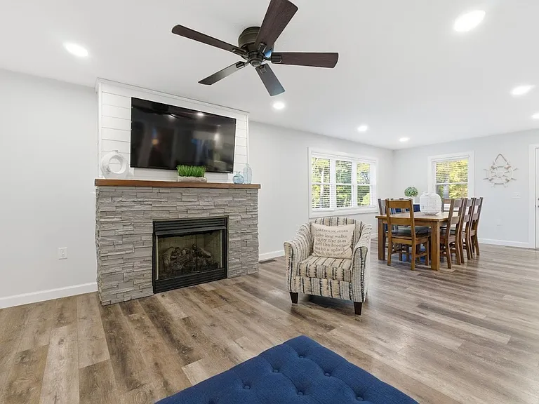 376 Peachtree Dr — Photo 9
