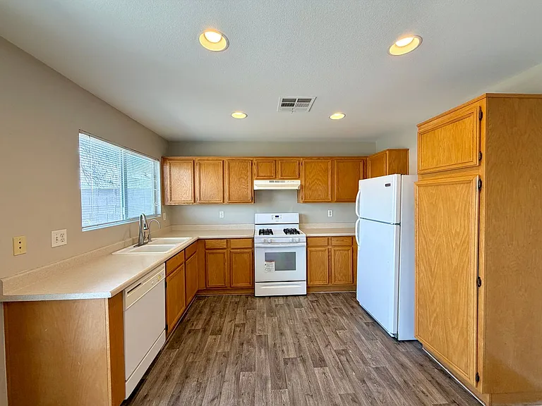 5712 Viberti Ct — Photo 10