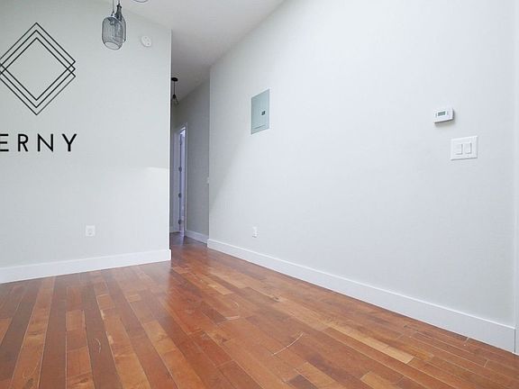 4th image of 640 Kosciuszko St #3B