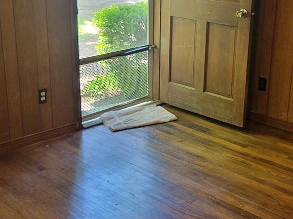 2nd image of 8806 Groveland Dr