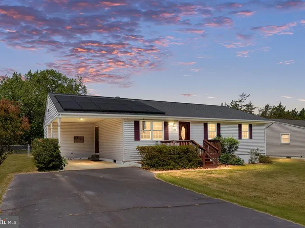 919 Eastern View Dr, Fredericksburg, VA 22405
