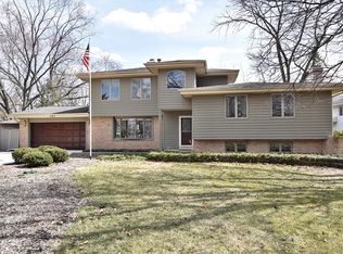 0S060 River Ln, Winfield, IL 60190