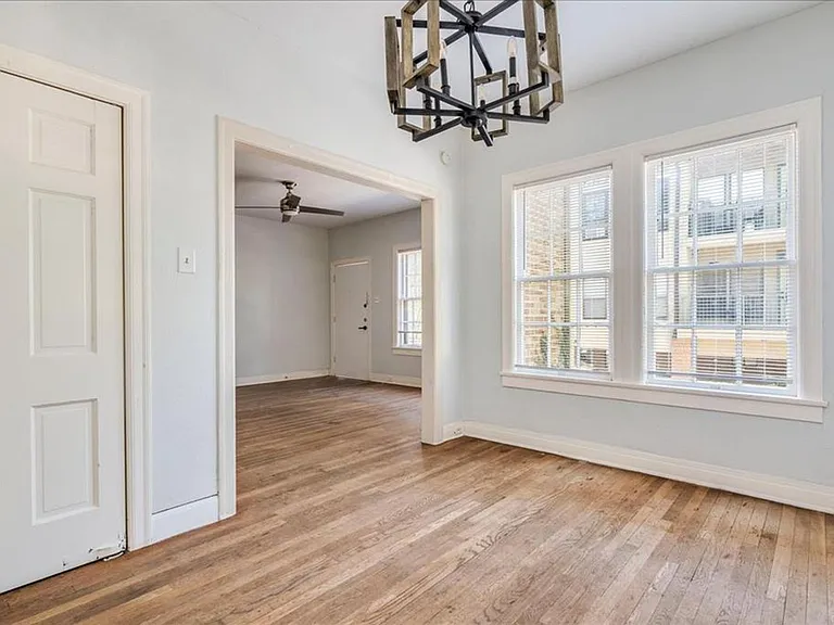 1916 Robbins Pl — Photo 7