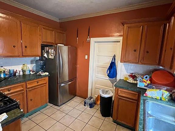 3rd image of 6832 Avenue N