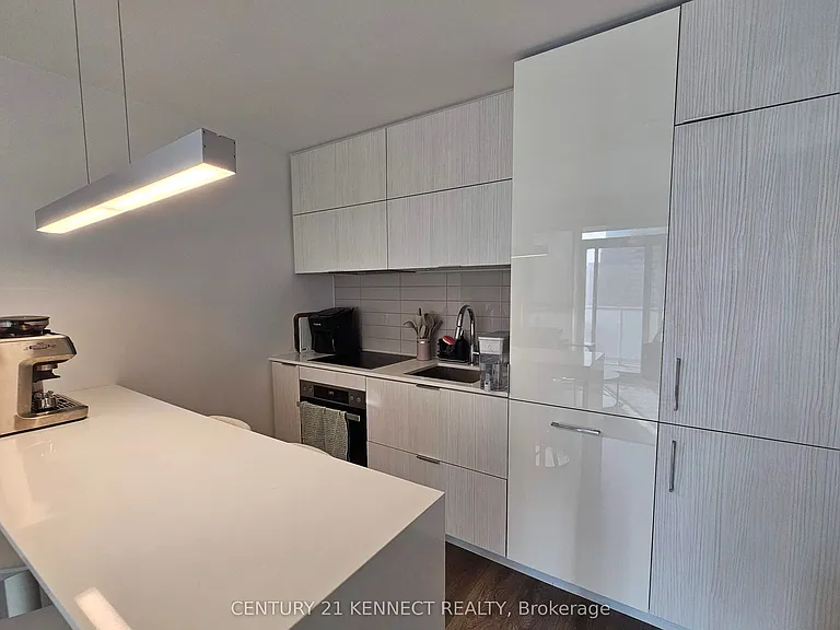 20 Richardson St #1407 — Photo 26