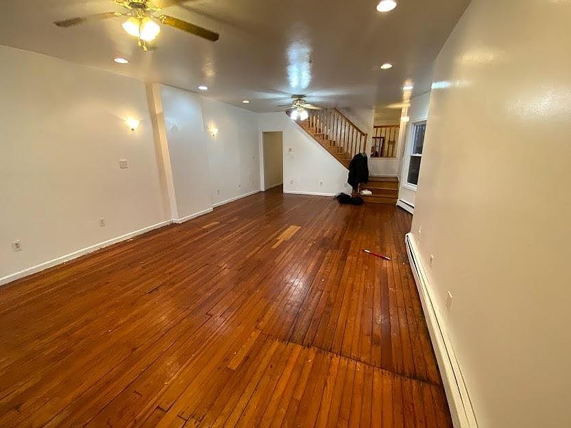 2nd image of 25 Simpson St