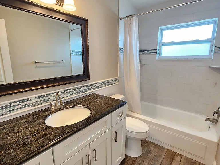 520 70th St N #4 — Photo 3