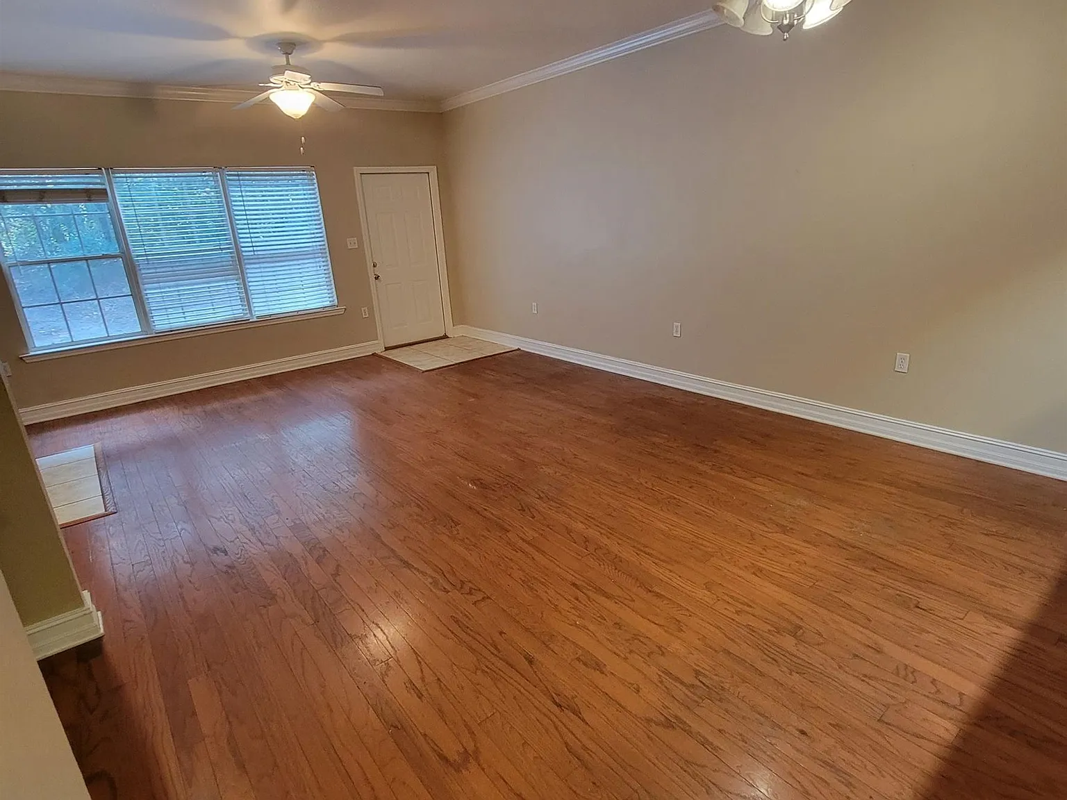 3 bed, 2.5 bath, 1530 sqft, $1,850 — Photo 3