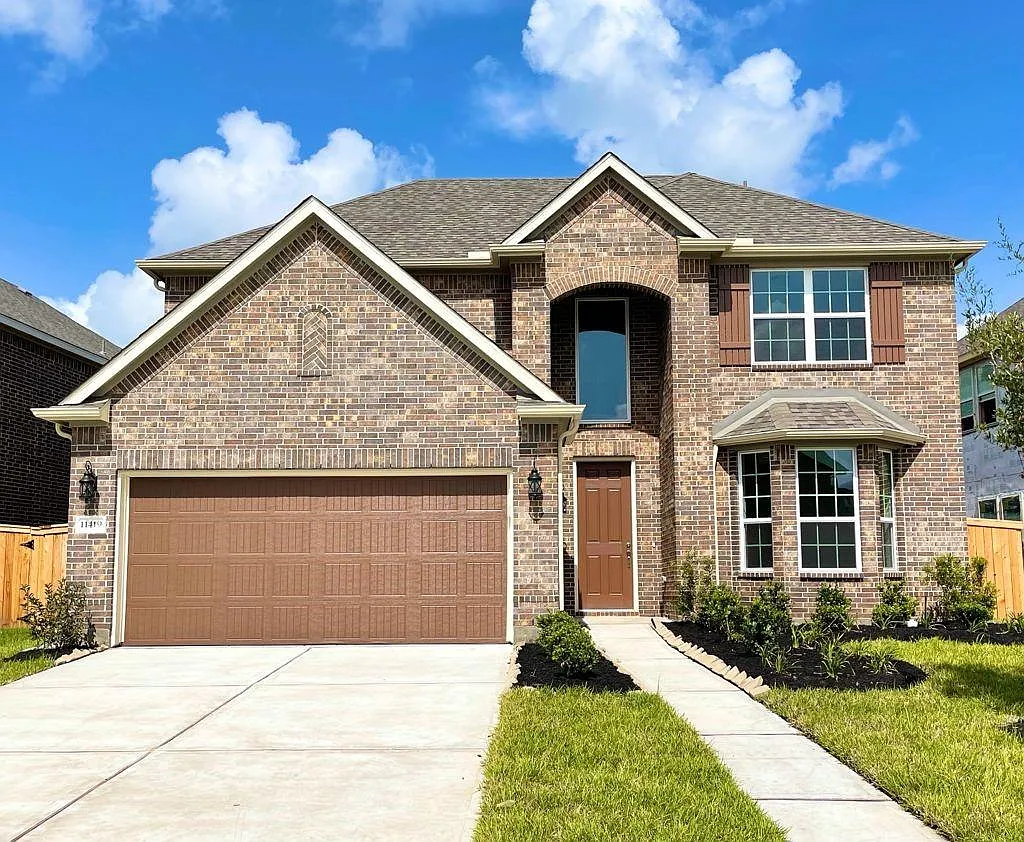4 bed, 3.5 bath, 2870 sqft, $2,900 — Photo 1