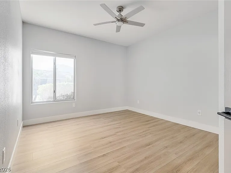 2508 Sandilands Dr — Photo 34