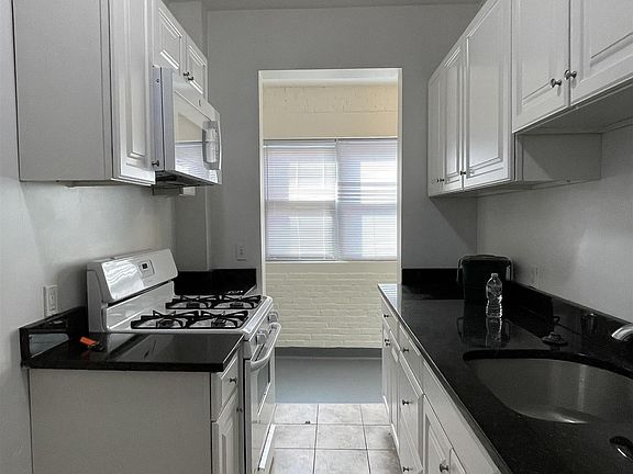3rd image of 5 Linnaean St APT 25