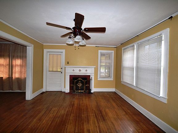 2nd image of 213 Cochran Ave