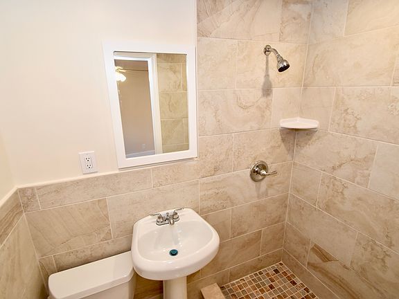www.44SurreyLn.IsForSale.com