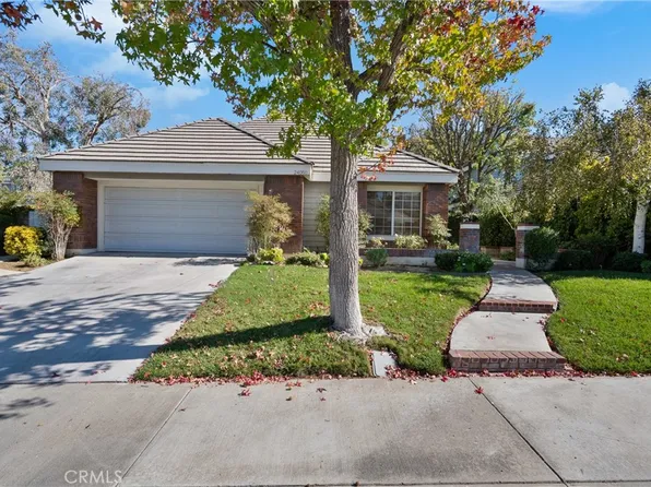 24050 Saint Moritz Dr, Santa Clarita, CA 91355