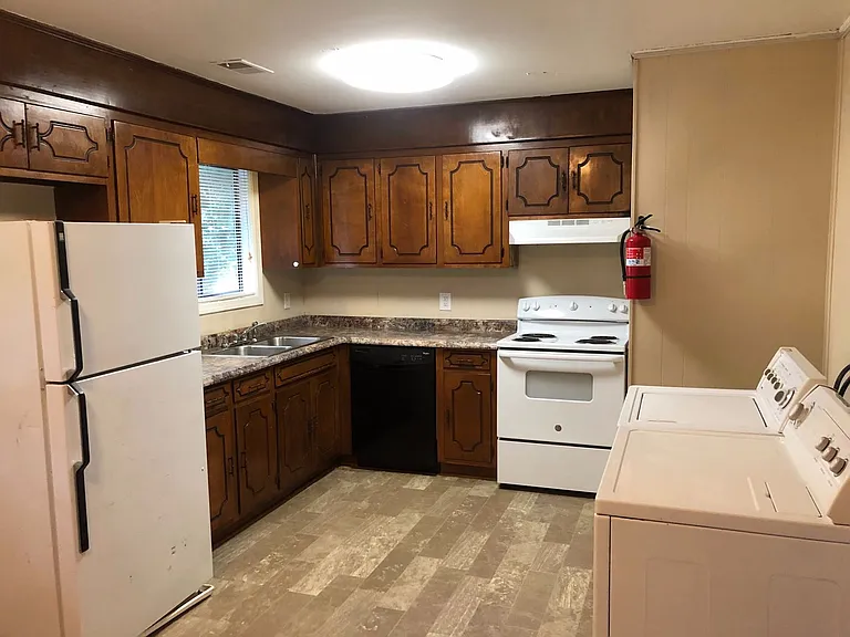 812 Creekside Dr — Photo 8
