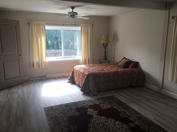 2nd image of 961 Lornaberry Ln