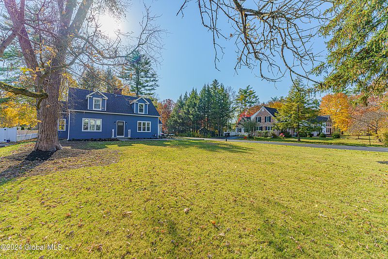 3rd image of 1598 New Scotland Road