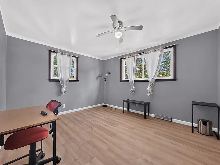 1705 E Granet Ave — Photo 22