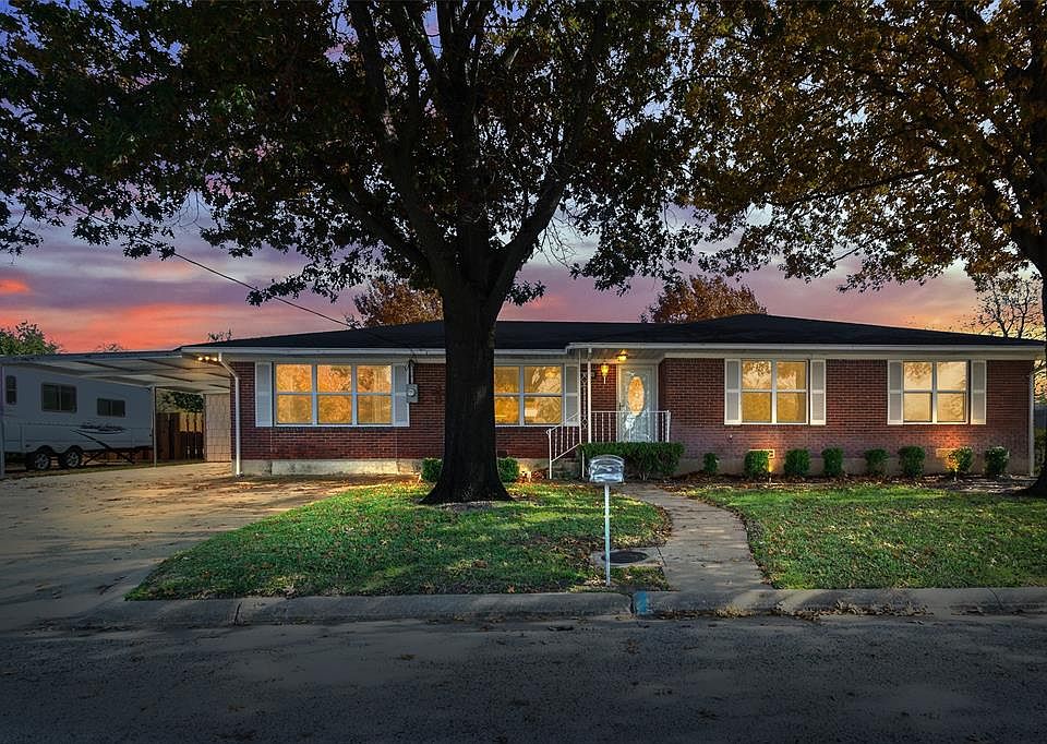 712 Maple St, Muenster, TX 76252 MLS 20217331 Zillow