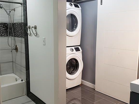 5th image of 3300 Yorktown St APT 24