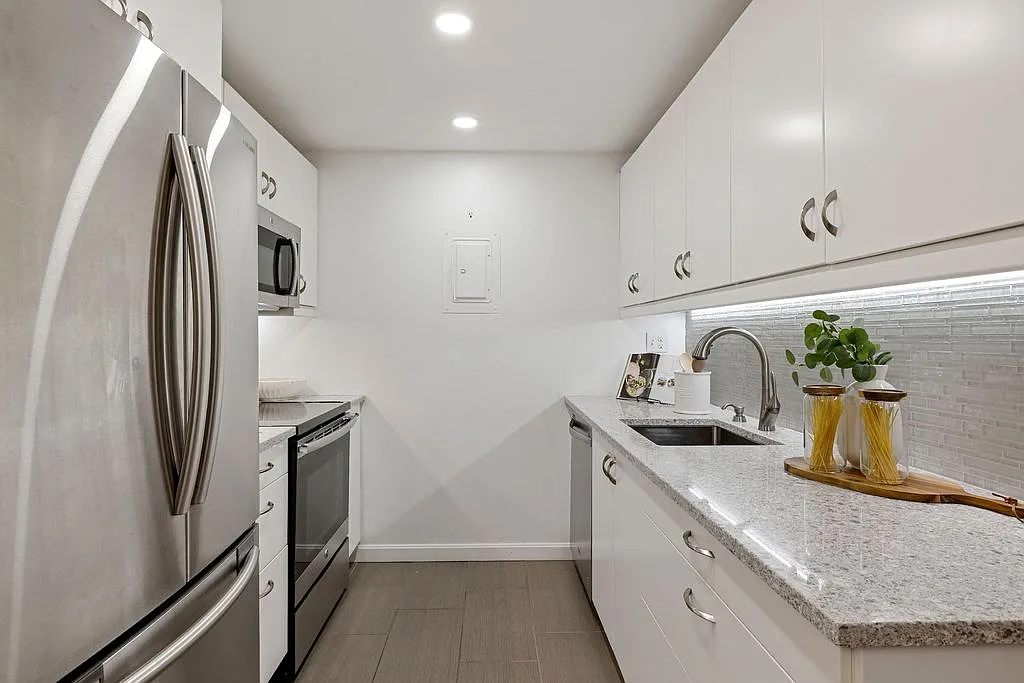 2 bed, 1200 sqft, $3,450 — Photo 1