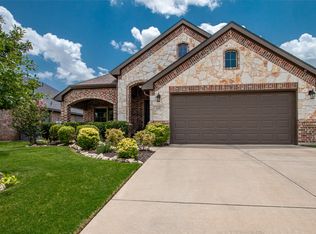 717 Ravenwood Dr, Saginaw, TX 76179