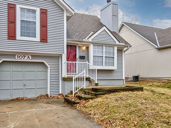 2nd image of 107 NE Maggie Ave #0