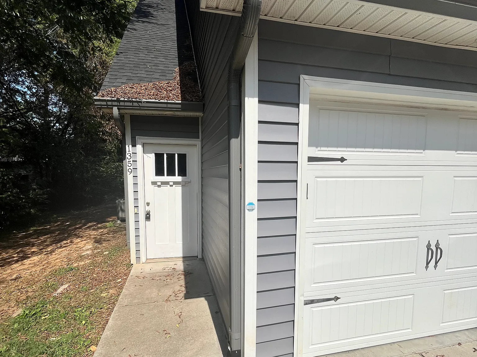 2 bed, 2.5 bath, 1100 sqft, $1,200 — Photo 2