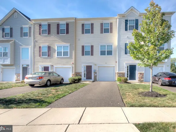 58 Iron Gate Rd, Sicklerville, NJ 08081