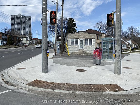 2nd image of 104 Danforth Rd